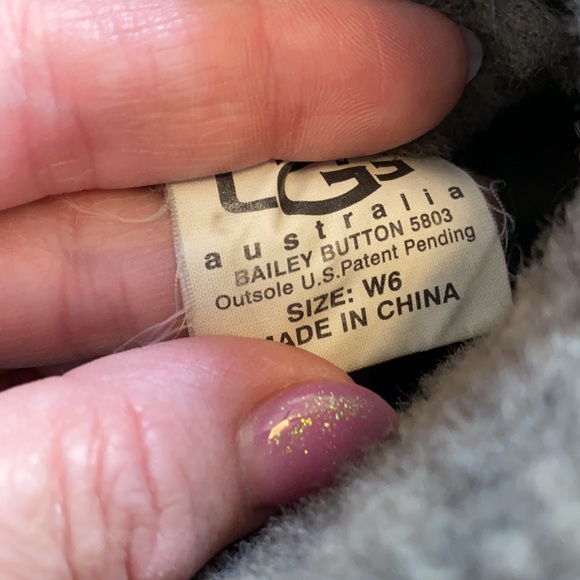 Ugg Australia Bailey Button Boots Women´s Size 6 - Picture 9 of 12